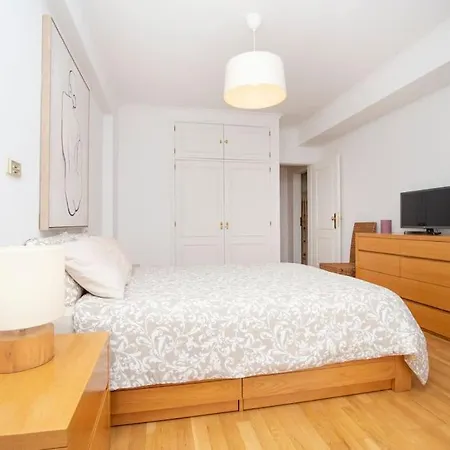 Apartment Lisboa Tejo @ Like A Local At Alges *